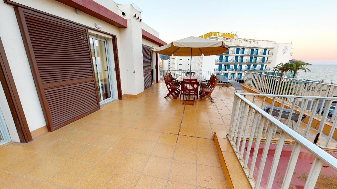 Ferienwohnung Atico Con Vista Mar. 50 M De La Playa - Casa Nova 13 Roses Exterior foto