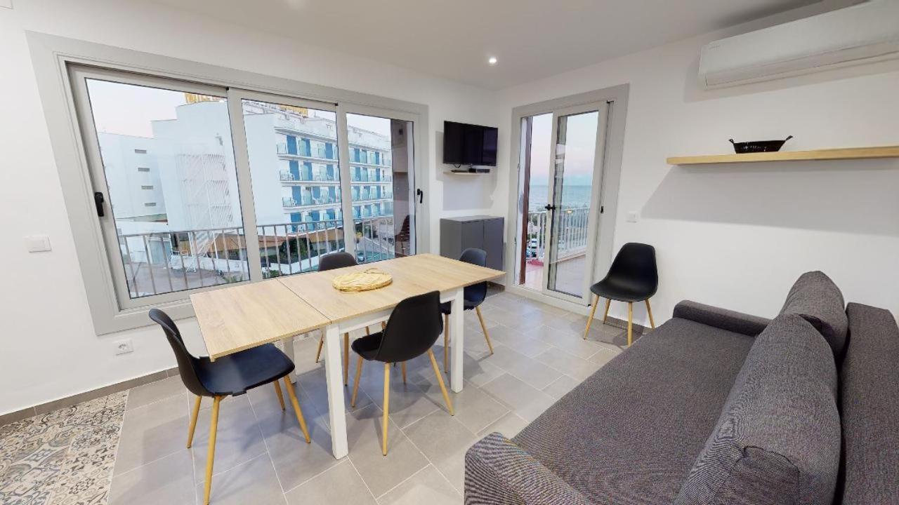 Ferienwohnung Atico Con Vista Mar. 50 M De La Playa - Casa Nova 13 Roses Exterior foto